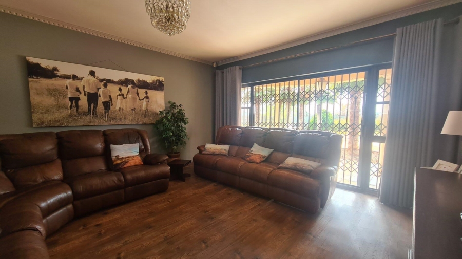 5 Bedroom Property for Sale in Wilgeboom A H North West